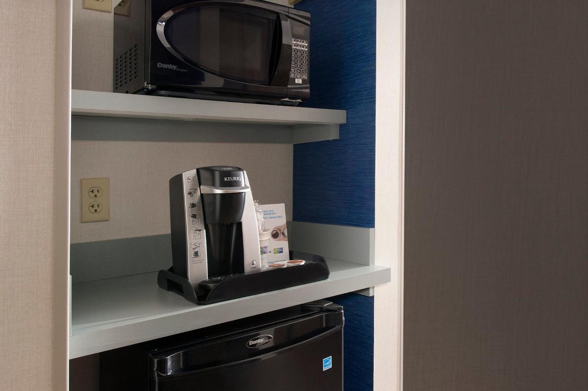 Holiday Inn Express & Suites By Ihg Altoona By Ihg Luaran gambar