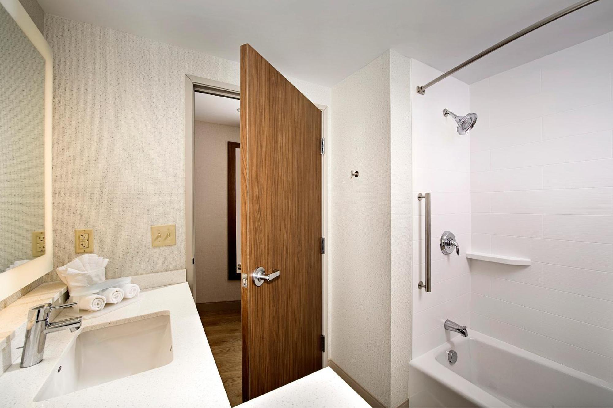 Holiday Inn Express & Suites By Ihg Altoona By Ihg Luaran gambar